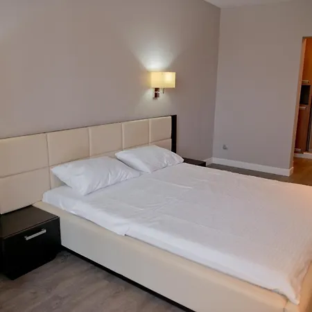 2 Bedroom Apartment Close To Center, Park And Shopping Center Chisinau Exterior photo
