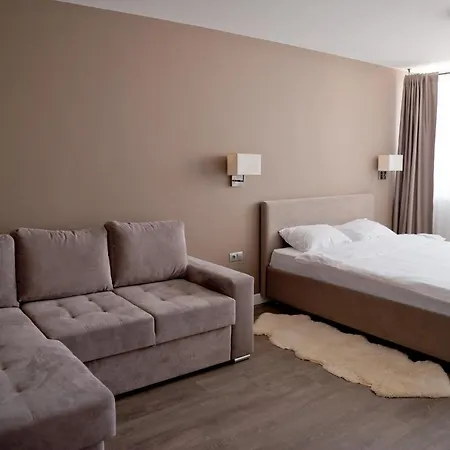 2 Bedroom Apartment Close To Center, Park And Shopping Center Chisinau Exterior photo