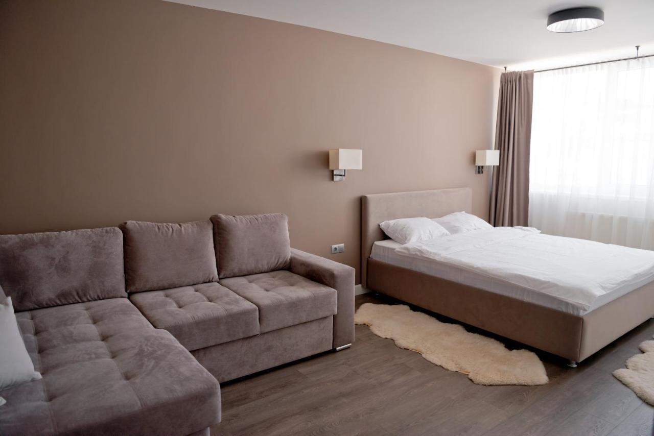 2 Bedroom Close To Center, Park And Shopping Center Апартаменти *